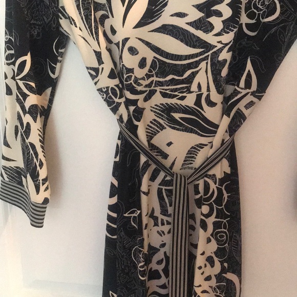 BCBGMAXAZRIA Wrap Dress – Size Small (S) - Picture 6 of 9